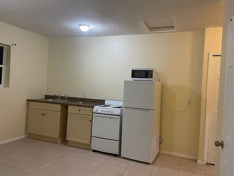 13016 San Antonio Woods Ln — Photo 10