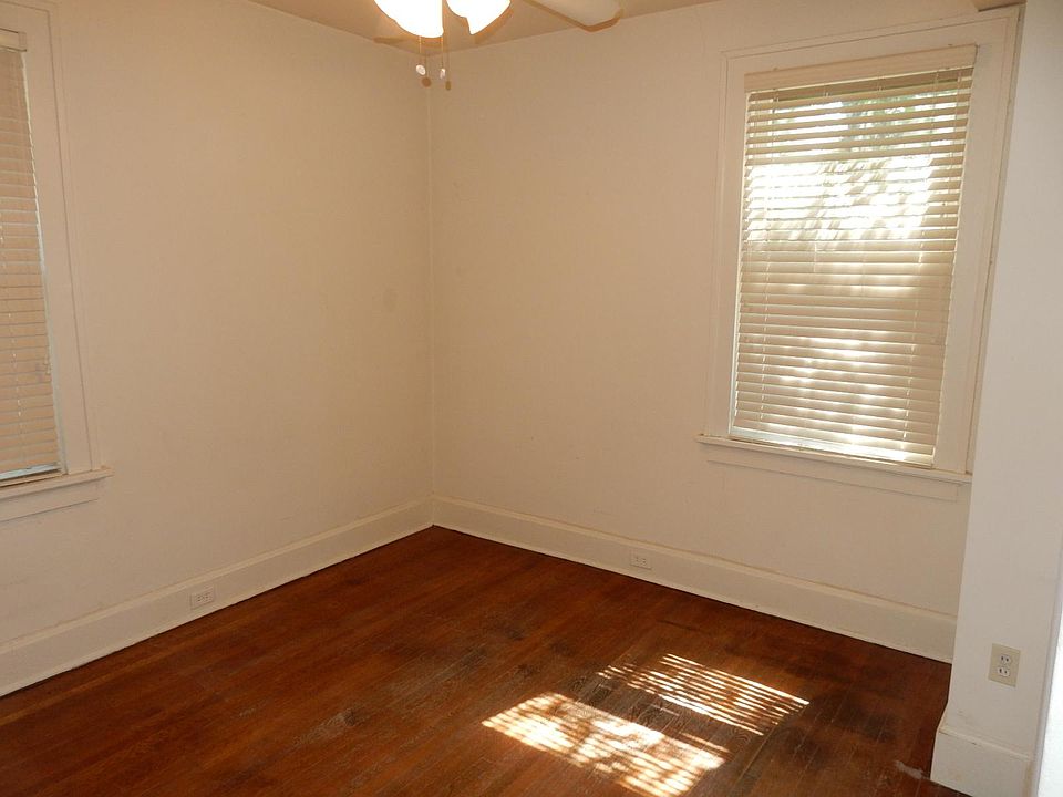 2nd image of 4100 Sherwood Ave #3