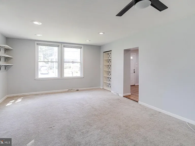 905 Regester Ave — Photo 14
