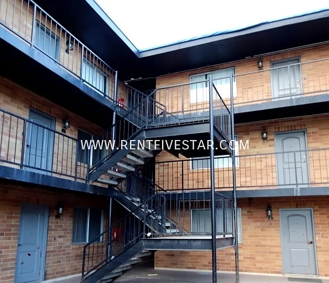 809 S 4th Ave #9 — Photo 15