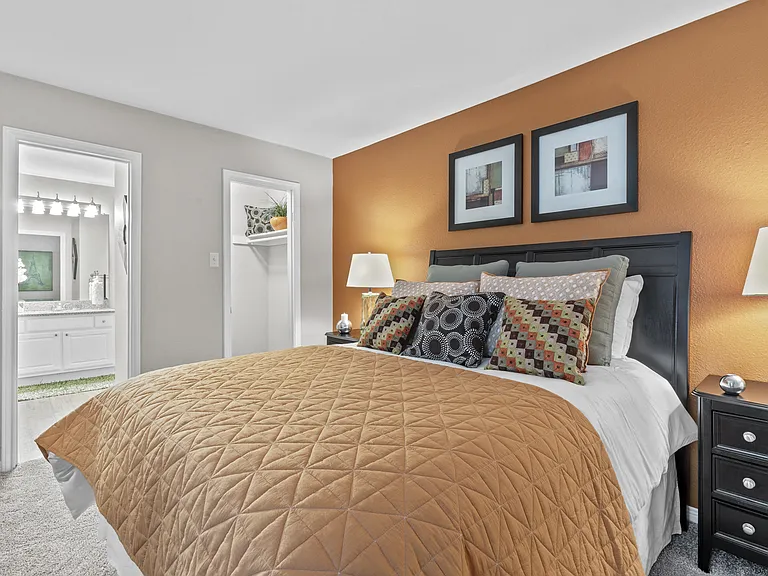 Regency Place — Photo 18