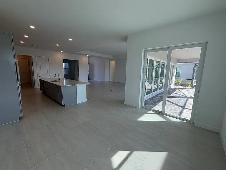 7760 Lakes Edge Ln — Photo 8