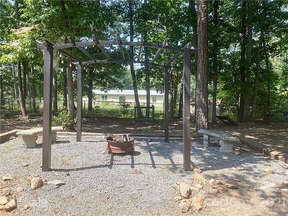 3rd image of 1239 Harbin Ct