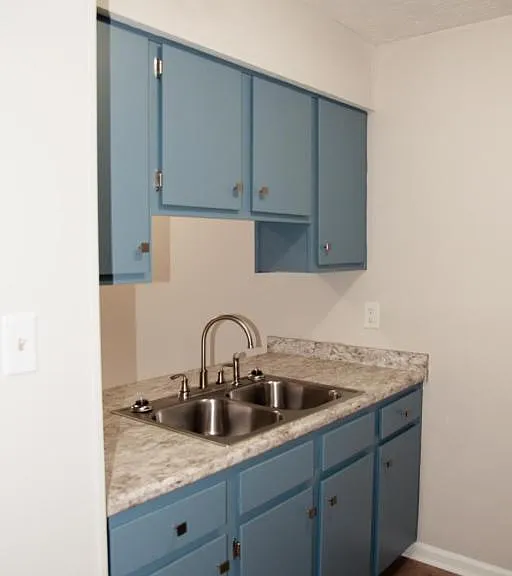 303 E 2nd St — Photo 5