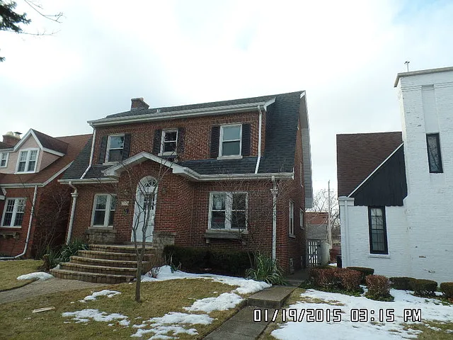 6118 N Kilbourn Ave photo 1