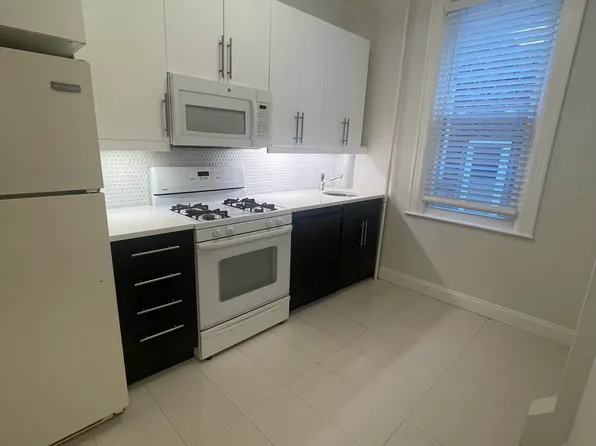 25-61 34th Street image 1 of 5