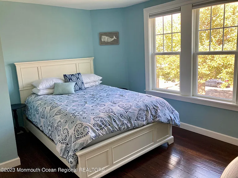 600 6th Ave — Photo 26