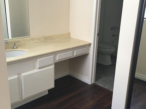 4th image of 339 W Wilson Ave Unit 204
