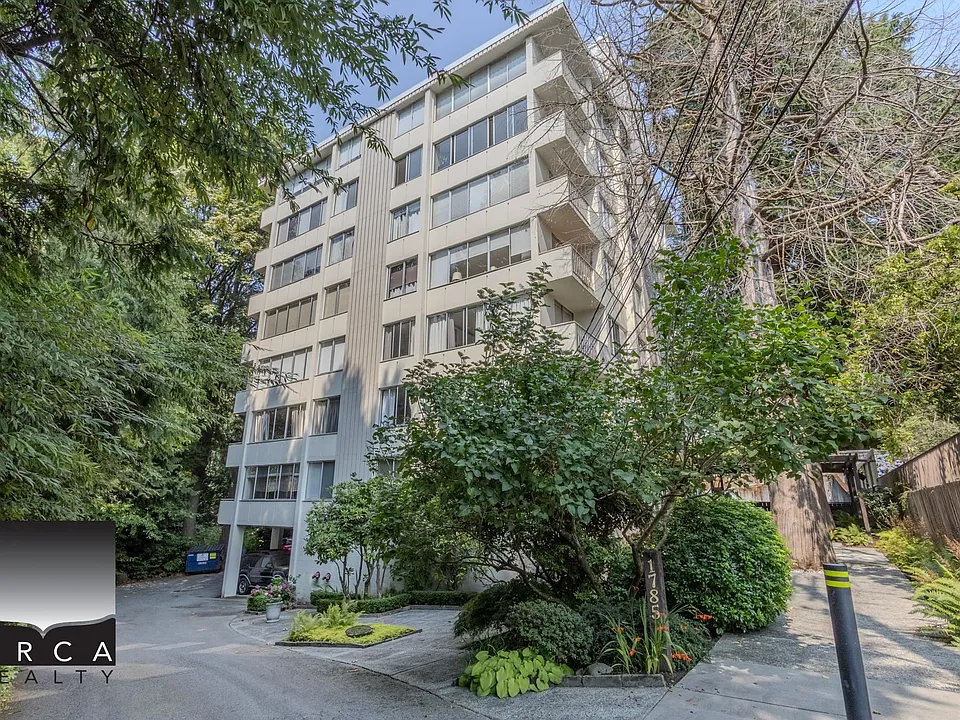 1785 Esquimalt Ave #701