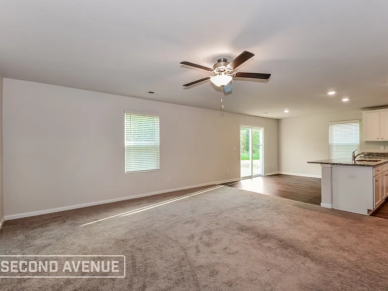 332 Sundew Rd — Photo 2