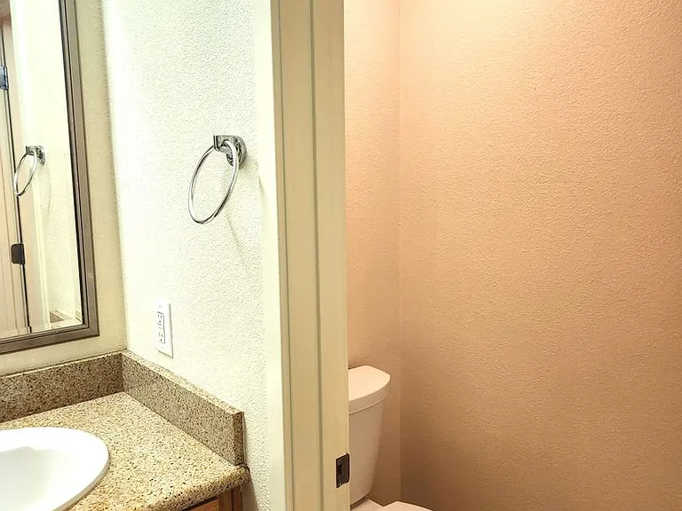 338 City Center Dr — Photo 10