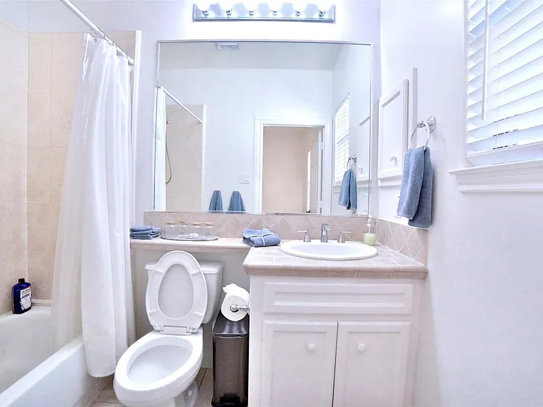 2410 Dorrington St #C — Photo 27
