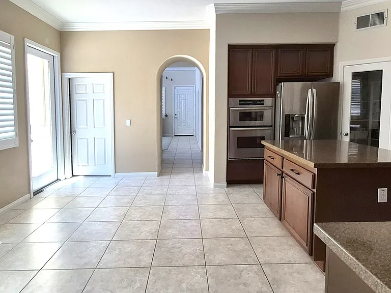 13945 Kerry Ln — Photo 3
