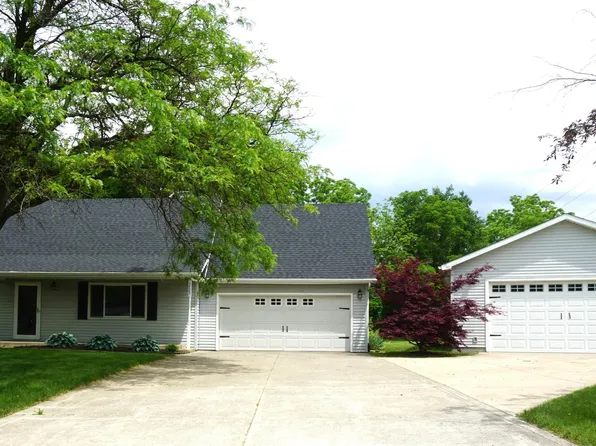 5923 Easthills Rd, Fort Wayne, IN 46804