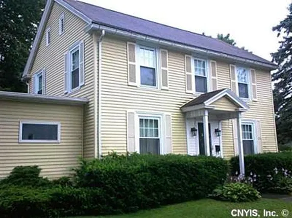 12 Beardsley St, Auburn, NY 13021