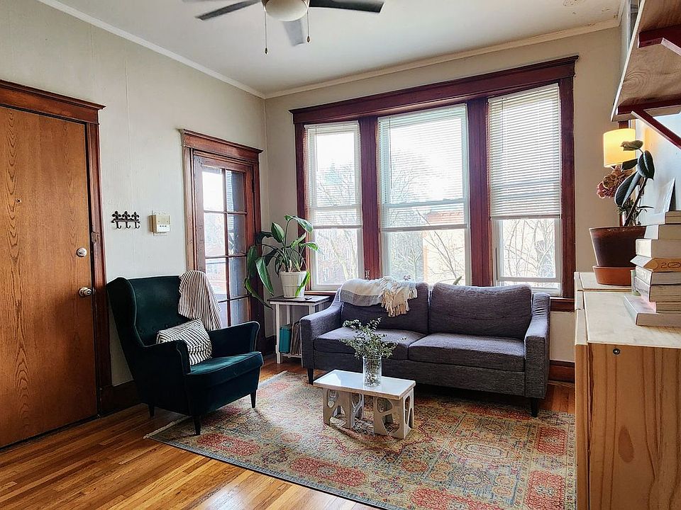 1st image of 903 N Leavitt St APT 3