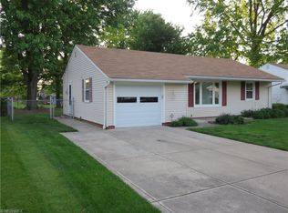 6400 Aylesworth Dr, Parma Heights, OH 44130