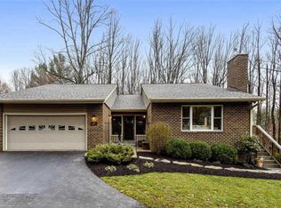 1105 Challedon Rd, Great Falls, VA 22066