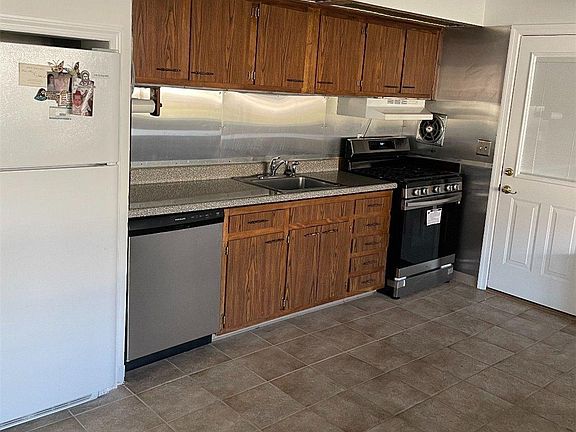 3rd image of 259 Fruitwood Ln