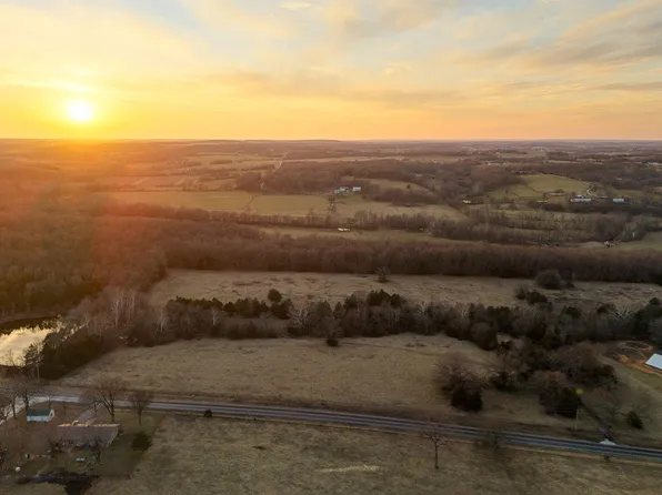 308 State Road F, Elkland, MO 65644