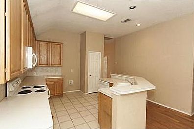 4th image of 11296 Clover Knoll Dr