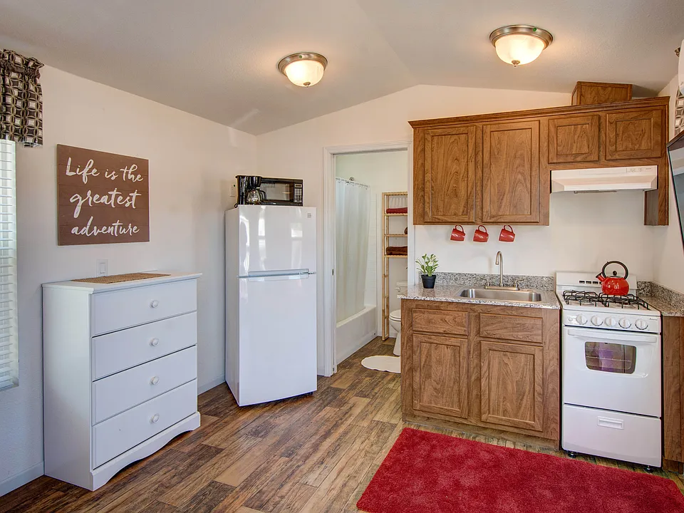 433 Admiral Callaghan Ln