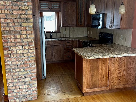 4th image of 818 N Pine St