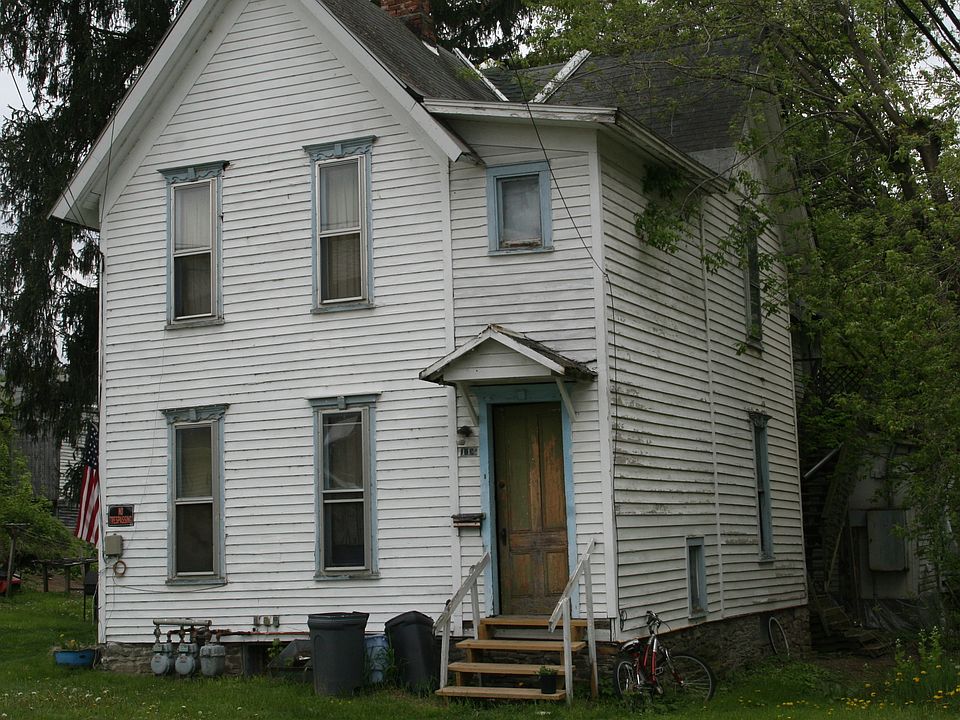 2nd image of 110 Strang St