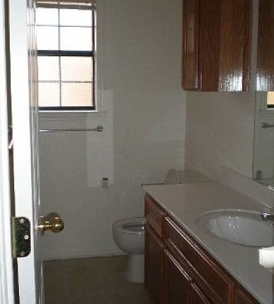 5th image of 903 McClure Ln #B