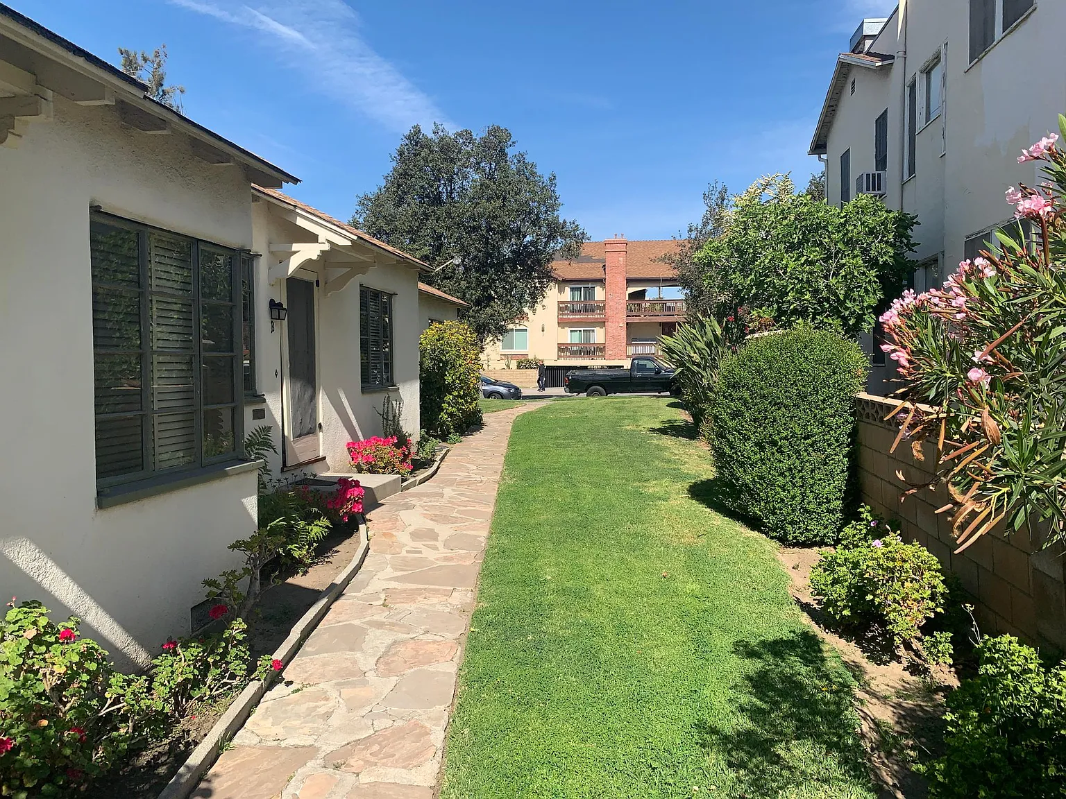 1 bed, 520 sqft, $1,650 — Photo 2