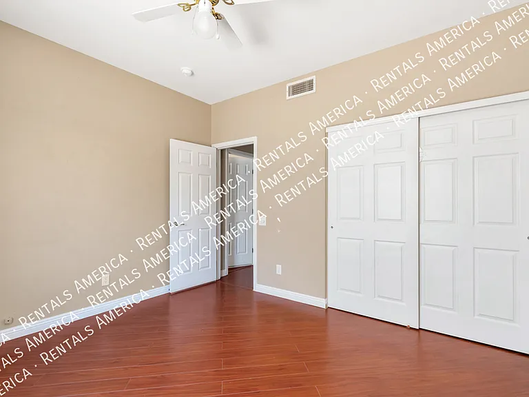 7165 W Yarbough Dr — Photo 15