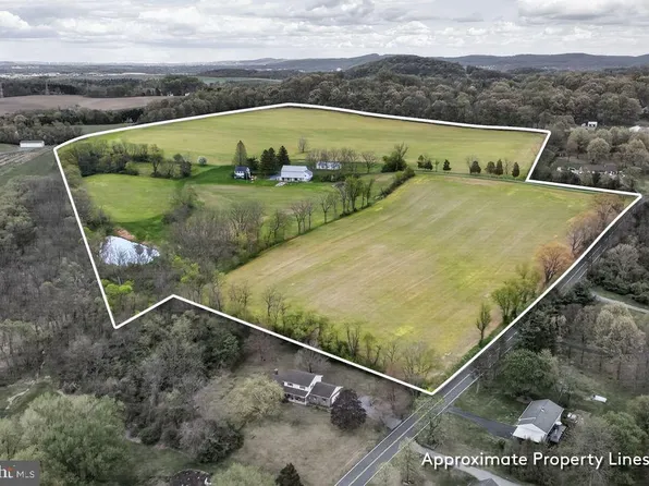 1269 Possum Ln, Leesport, PA 19533
