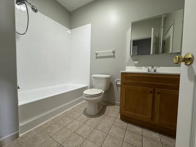 558-612 E Main St #598C — Photo 13