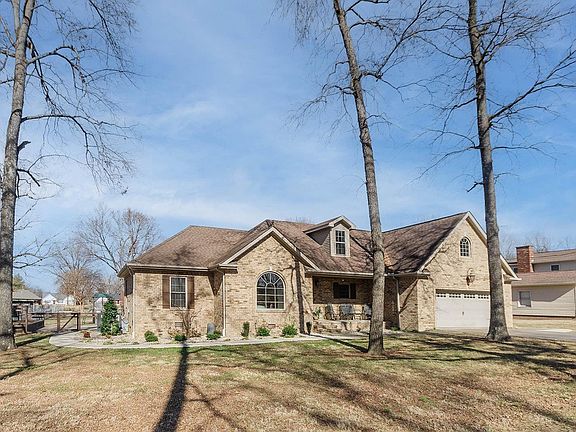 2nd image of 84 Wildwood Dr