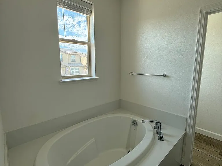 2460 Cinnabar Dr — Photo 16