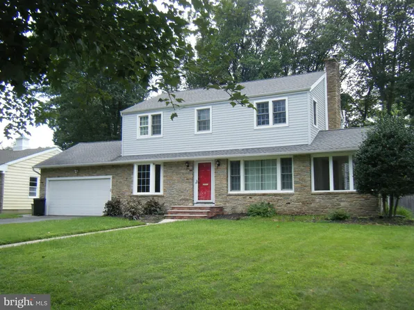 215 Renfrew Ave, Trenton, NJ 08618