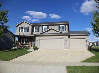 2214 Savanna Rd, Bloomington, IL 61705