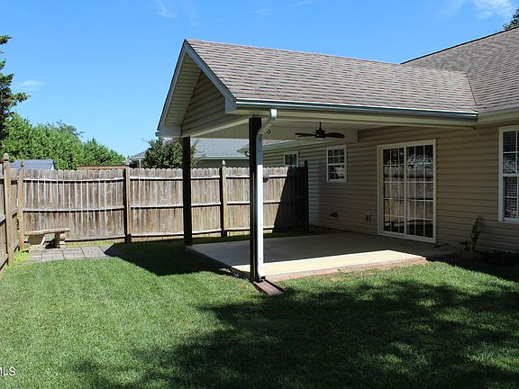4th image of 256 Blackwood Way