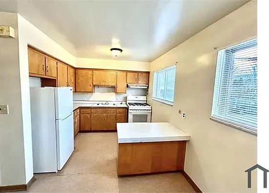 2 bed, 900 sqft, $1,100 — Photo 4