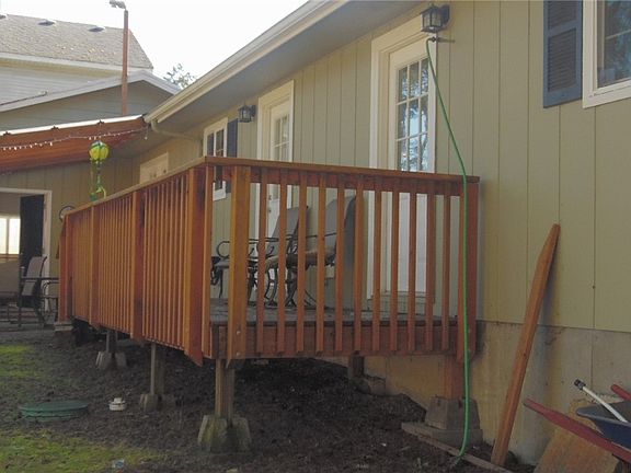 3rd image of 2111 196th St NE