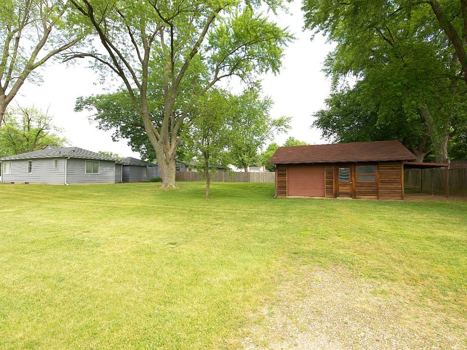 2nd image of 201 Arcadia Dr