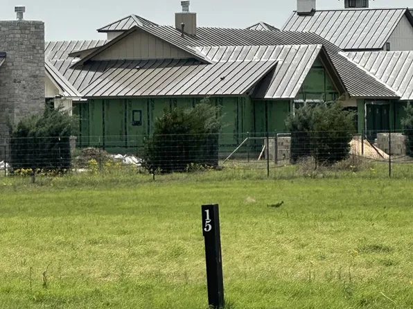 302 Interlaken St, Fredericksburg, TX 78624