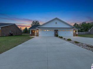 305/307 Breckinridge Cir, Vine Grove, KY 40175