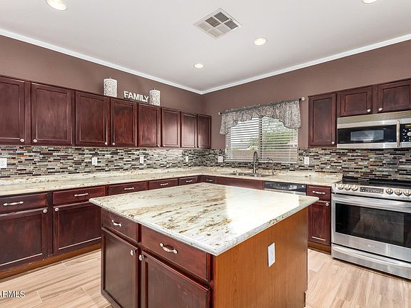 3rd image of 1743 N ST FRANCIS Place