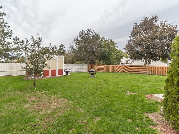 2nd image of 608 Dutch Hill Dr