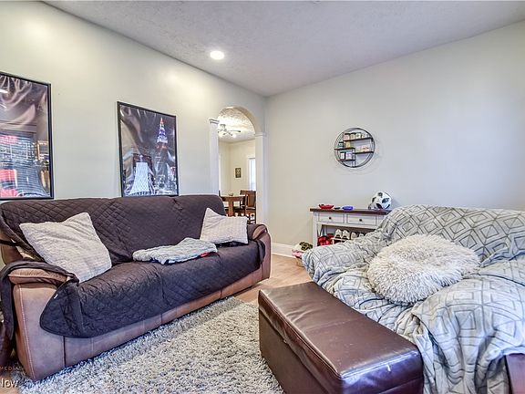 4th image of 1287 Idlewood Ave
