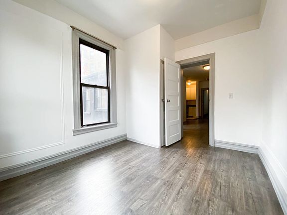 2nd image of 45 W 68th St #5RS