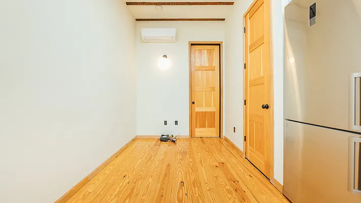 Rented by Nooklyn NYC LLC | media 44