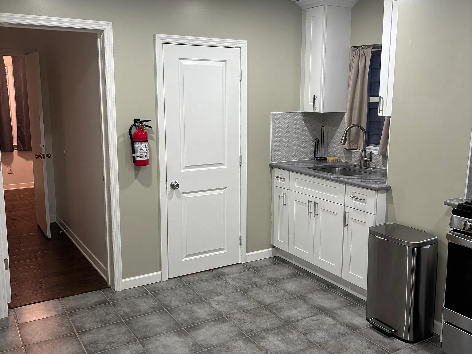 1 bed, 725 sqft, $2,200 — Photo 4