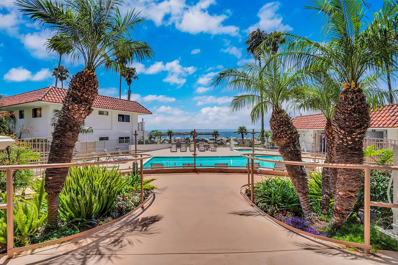 Oceanside Marina Inn — Photo 2